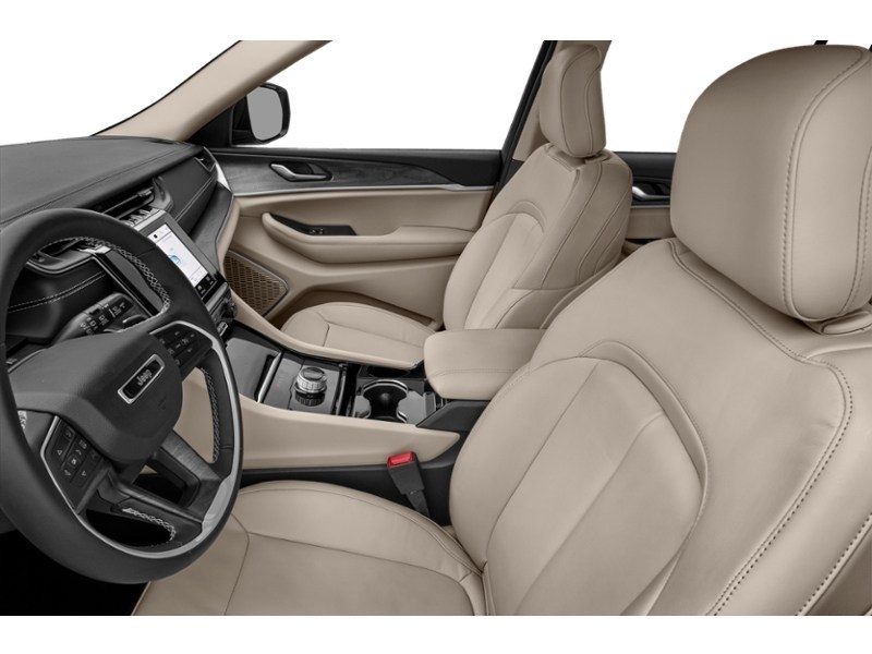 2024 Jeep Grand Cherokee Limited 4x4 Interior Shot 4
