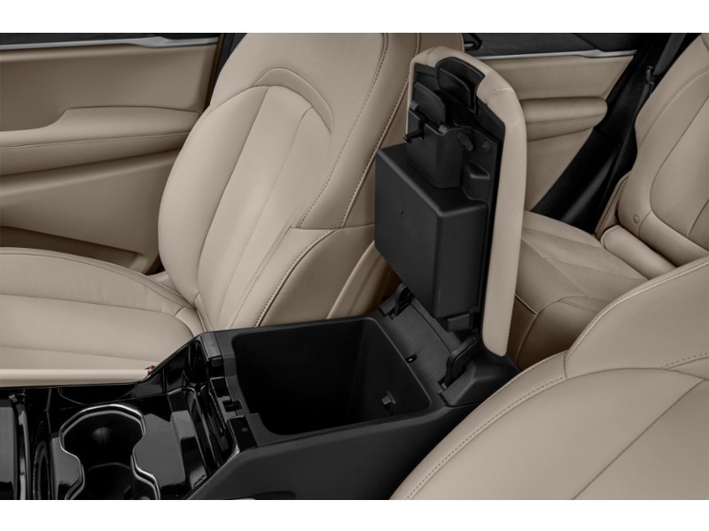 2024 Jeep Grand Cherokee Limited 4x4 Interior Shot 7