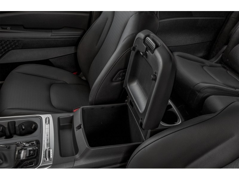 2027 Kia Carnival SX+ FWD Interior Shot 7